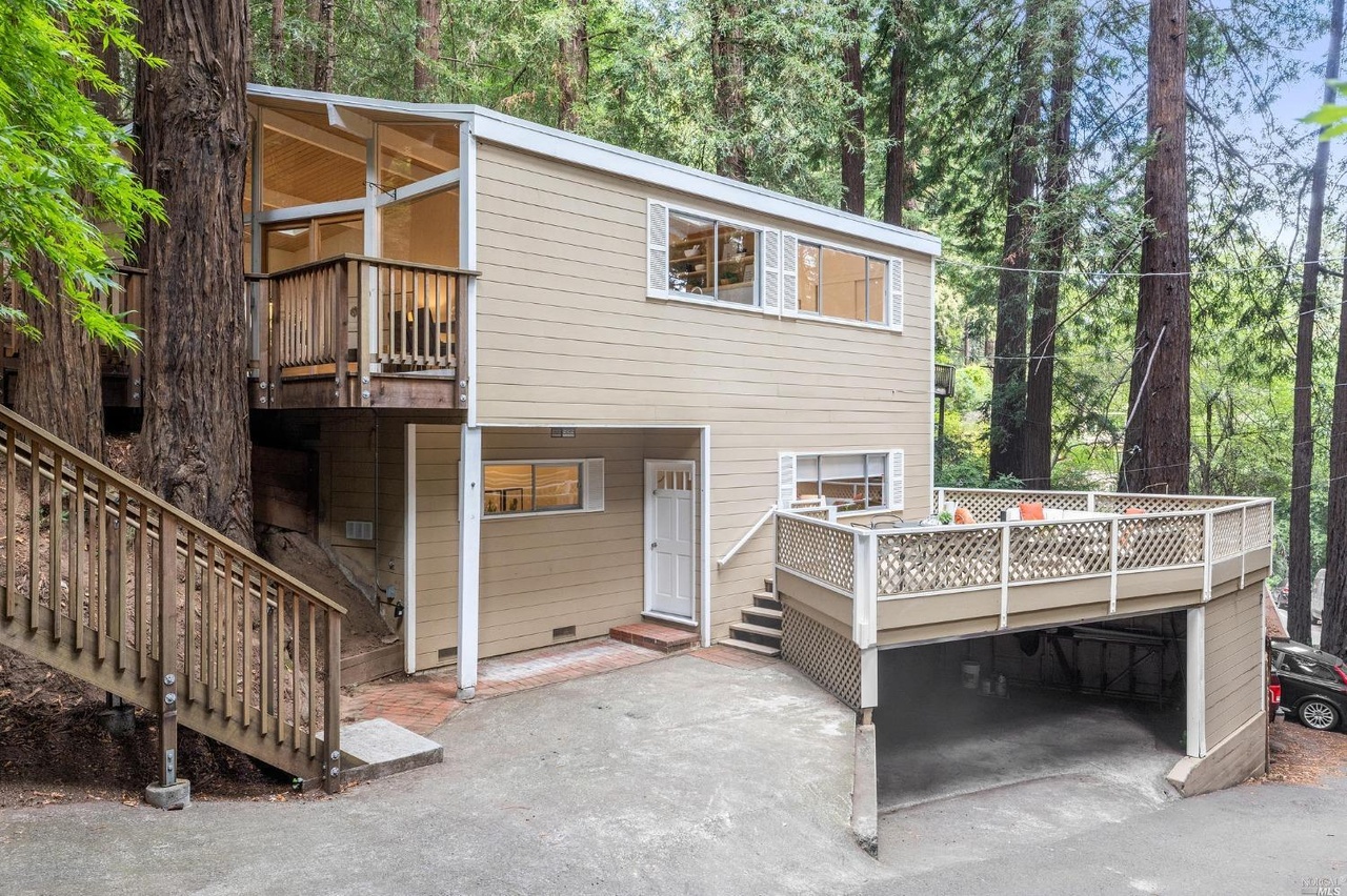 2 Beds Redwood Ln